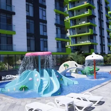 Alezzi Fancy By The Pool And Апартаменты Нэводари