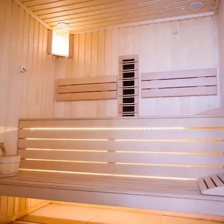 Appartement Alezzi Fancy By The Pool And Năvodari