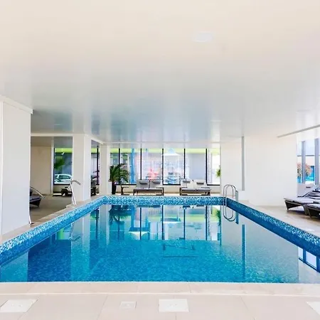 Alezzi Fancy By The Pool And Нэводари