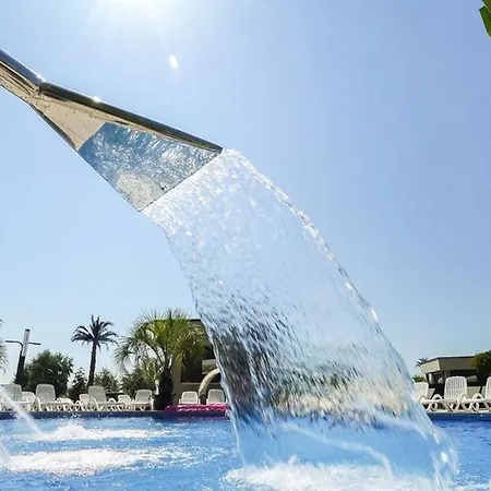 Alezzi Fancy By The Pool And *