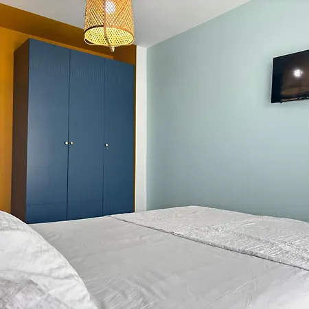 Appartement Alezzi Fancy By The Pool And Năvodari