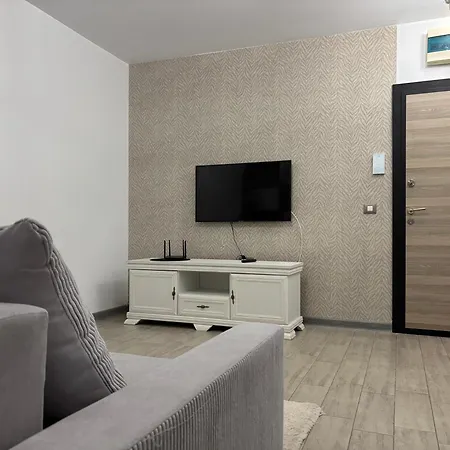 Alezzi Fancy By The Pool And Apartment *