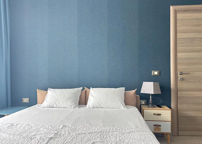 Alezzi Fancy By The Pool And