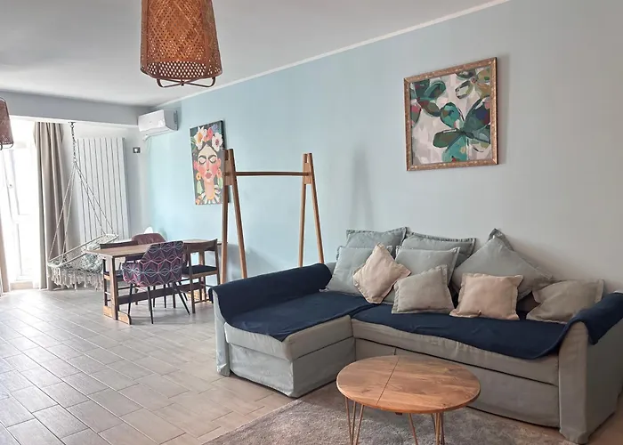 Apartment Alezzi Fancy By The Pool And Navodari