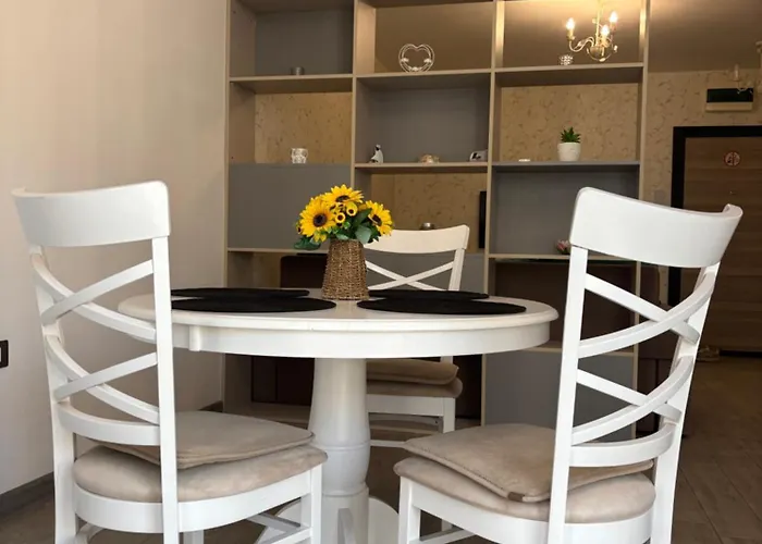 Alezzi Fancy By The Pool And Apartment Navodari